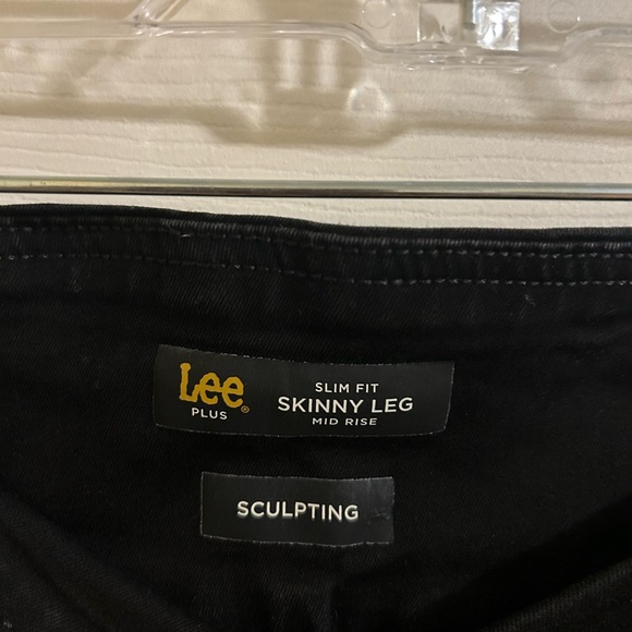Lee Plus Slim Fit Skinny Legs Mid Rise Jean- Black 22W - Picture 3 of 5